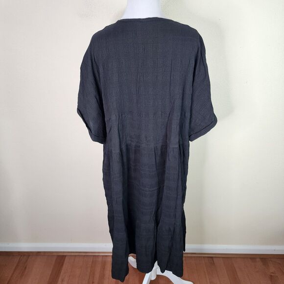 Amazon Women's Black V Neck Short Sleeve Textured Shift Dress Size 4XL - Picture 3 of 6